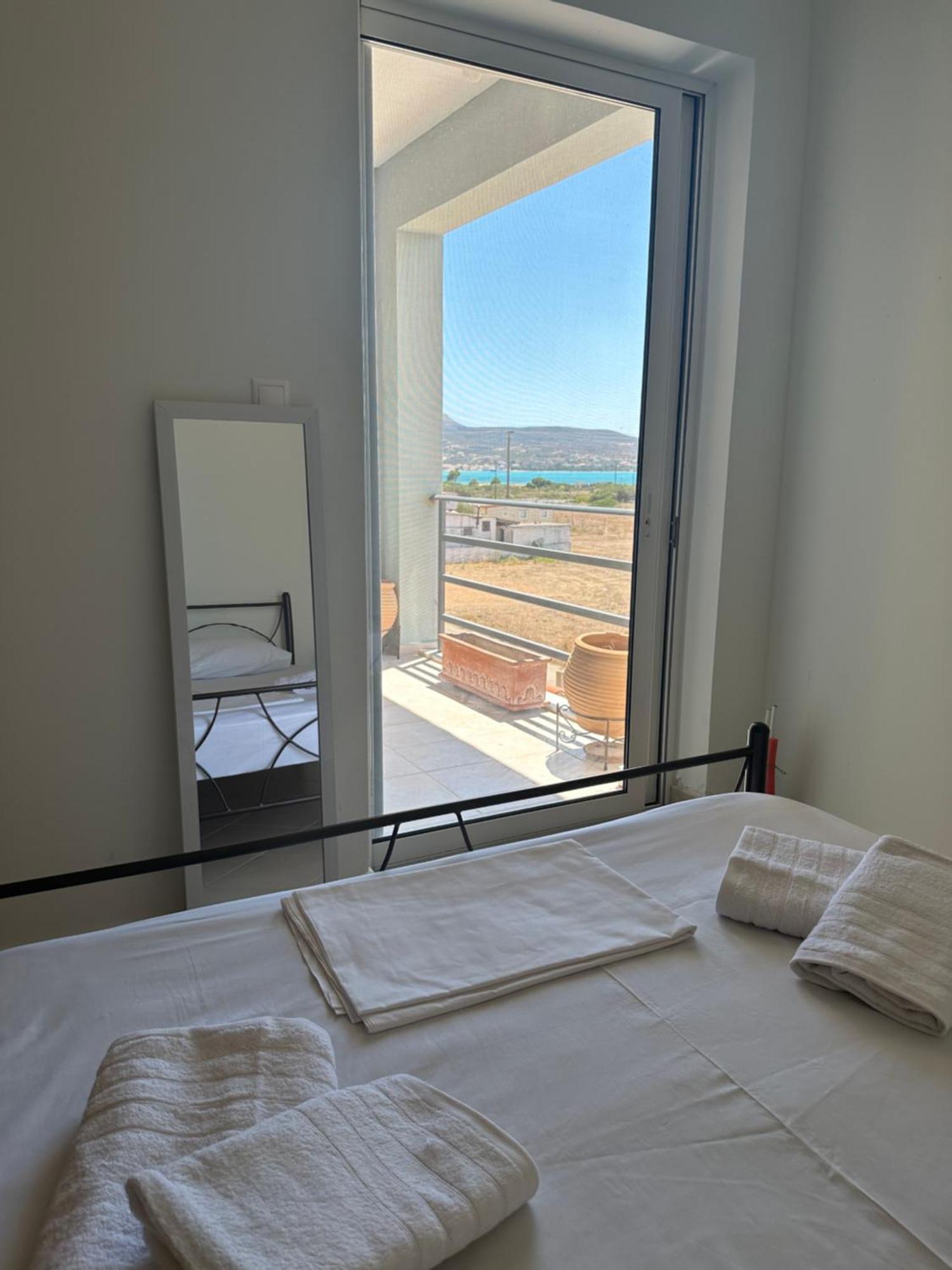 Deer Bay Vila Apartment Vingláfia Екстериор снимка